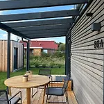 Lykke Huus Tinyhaus An Der Nordsee Mit Fasssauna Schweiburg